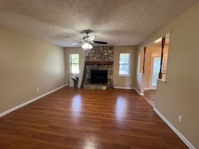 Building Photo - Beautiful Home in Valdosta, Ga!