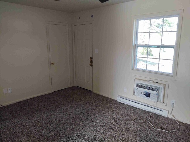 Building Photo - 6423 Starbrook Dr