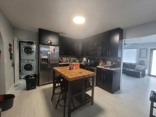 Foto del edificio - 7142 SW 22nd St