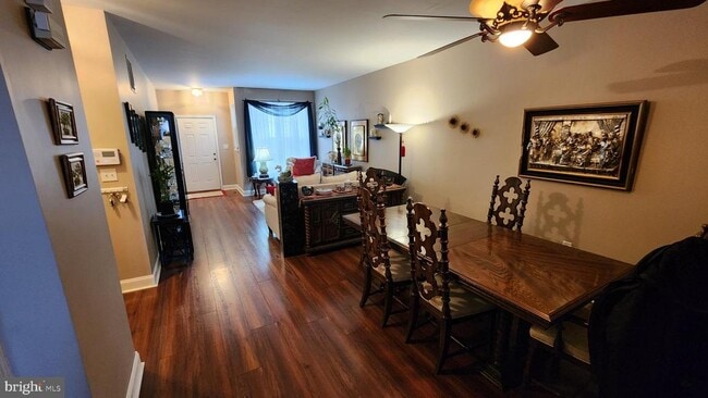 Foto del edificio - 168 Pennsbury Ln