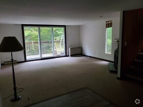 Building Photo - 48 Orris Rd
