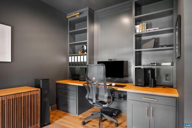 Foto del edificio - 3706 Thicket Run Pl