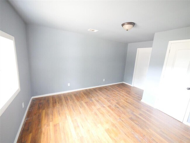 Foto del edificio - 8755 Wiggins St