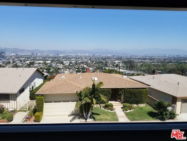 Foto del edificio - 5652 Glenford St
