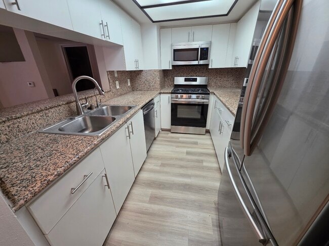 Building Photo - 1250 S Westgate Ave