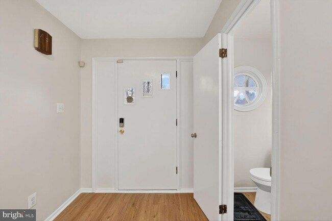 Foto del edificio - 5421 Henderson Way