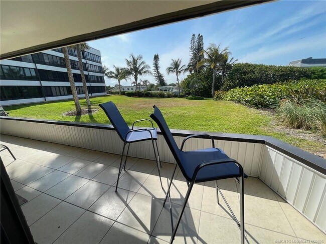 Foto del edificio - 1357 NE Ocean Blvd