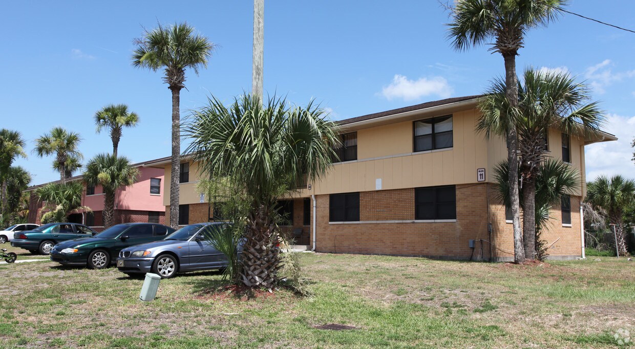 Building Photo - 902 4th Ave S