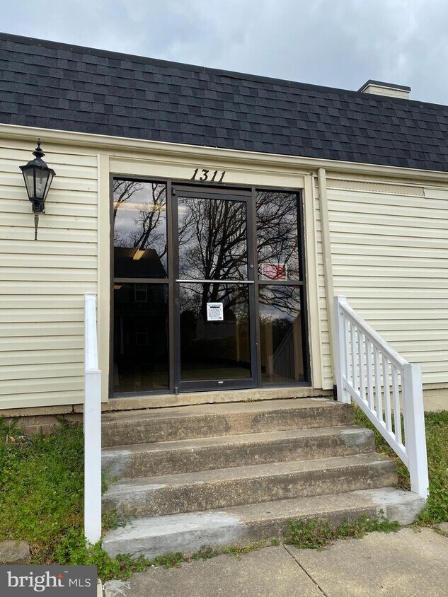 1311 Seacobeck St, Fredericksburg, VA 22401 Apartment for Rent in