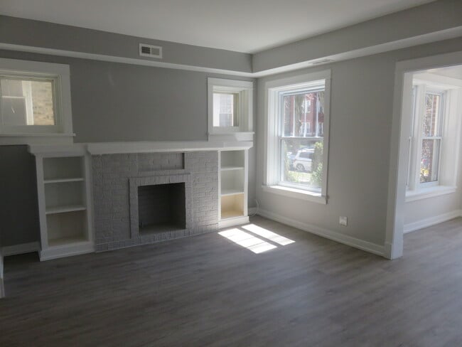 Building Photo - 1734 W Wallen Ave