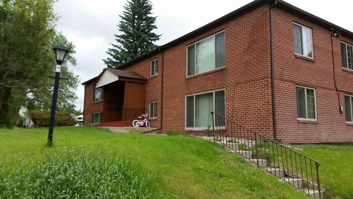 Primary Photo - 1215 Foyer Ave