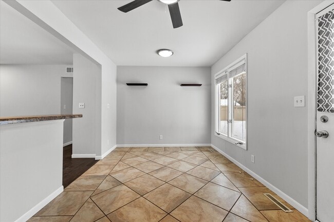 Building Photo - 1328 Timberline Dr