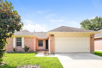 Building Photo - 4919 Bayboro Park Dr