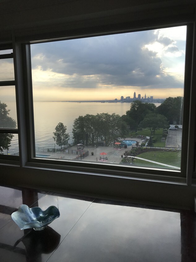 Foto principal - 11820 Edgewater Dr