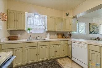 Building Photo - 324 Craddock Ave