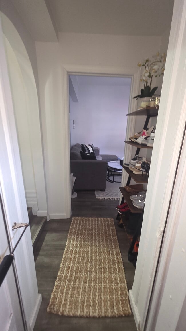 Building Photo - 1939 Bogart Ave