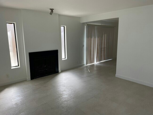 Foto del edificio - 8072 Constantine Dr