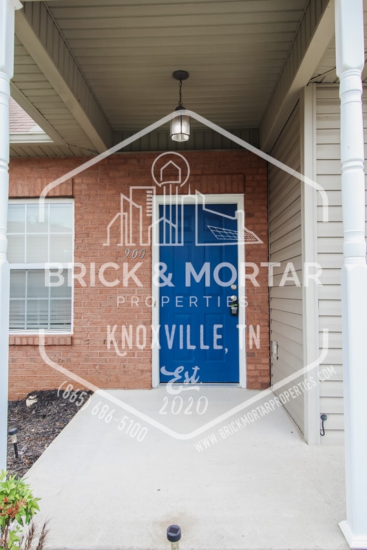 Building Photo - 900 Glendower Way