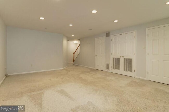 Building Photo - 6136 White Marble Ct