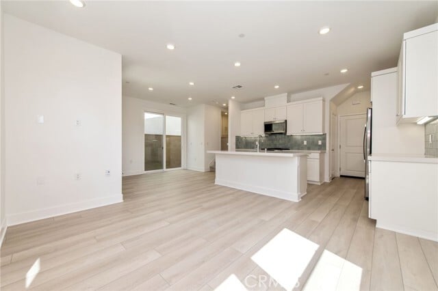 Building Photo - 474 Lobata