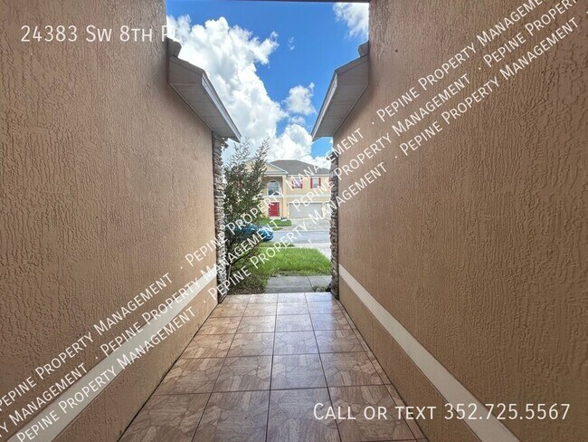 Foto del edificio - 24383 SW 8th Pl