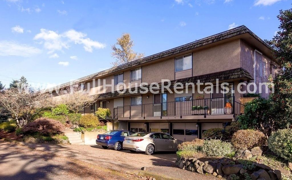 Primary Photo - 825 Stephens Dr