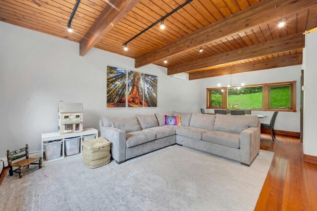 Building Photo - 38A Claremont Rd