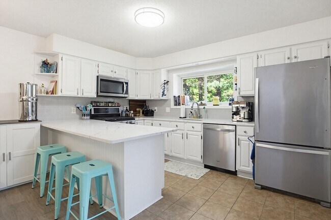 Foto del edificio - 49 Captain Eames Cir