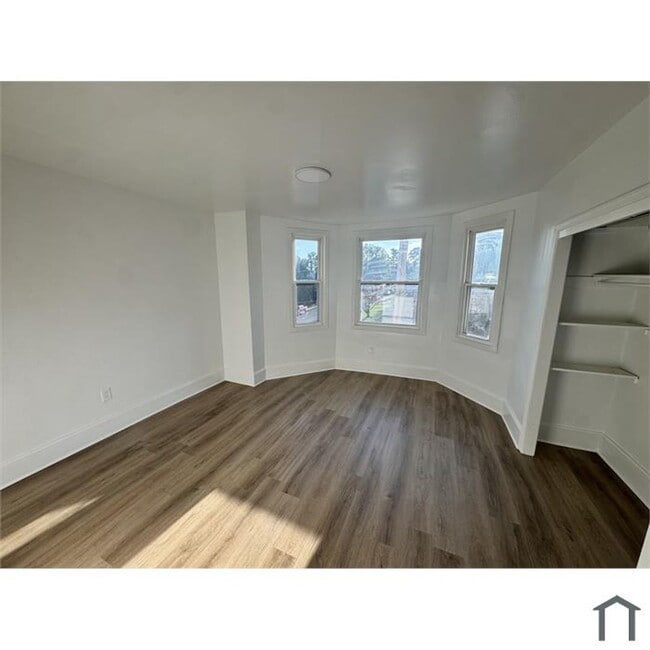 Building Photo - 108 S 8th Ave