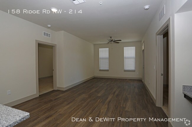 Foto del edificio - 158 Ridge Road Northwest