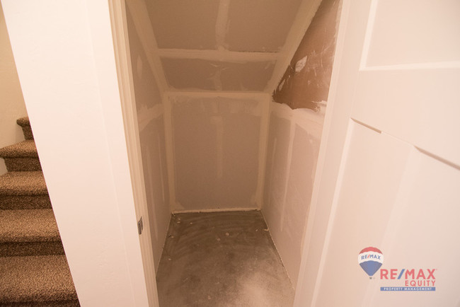 Building Photo - First Month Rent Free!
