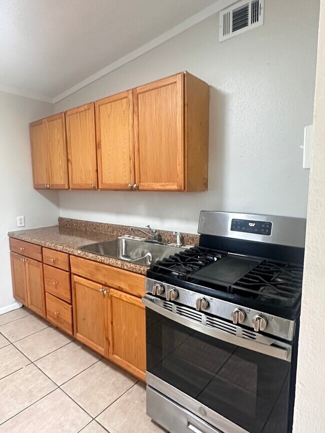 Foto del edificio - 2/1 Energy Efficient Cottage in Cantonment