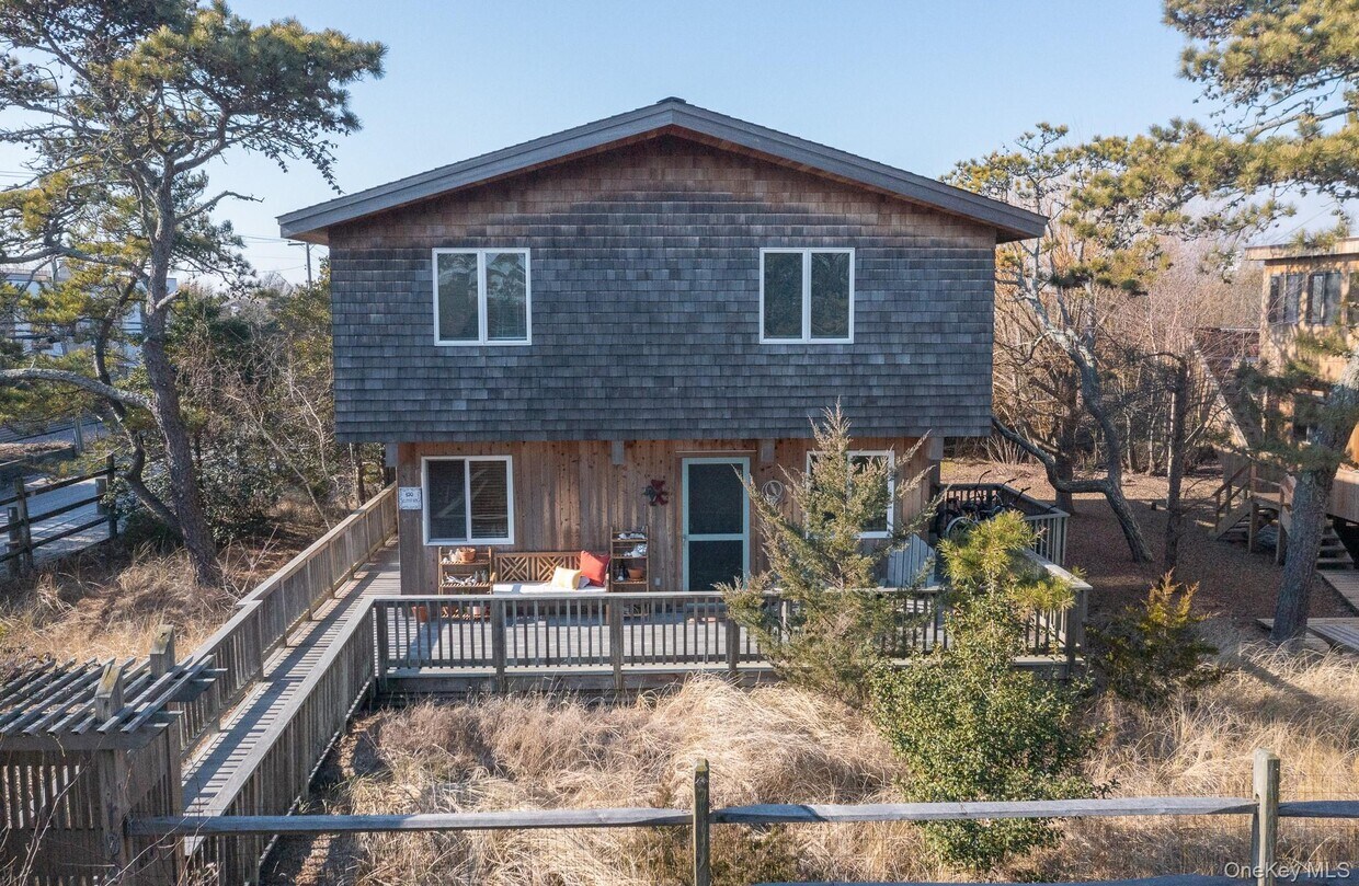 Foto principal - 100 Clipper Way