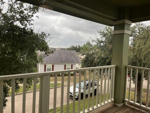 Building Photo - 20702 Settlers Lake Cir N