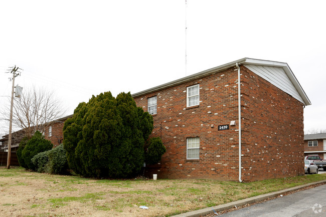 Colony Woods Apartments - Greenwood Apartments