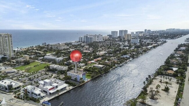 Foto del edificio - 105 S Riverside Dr