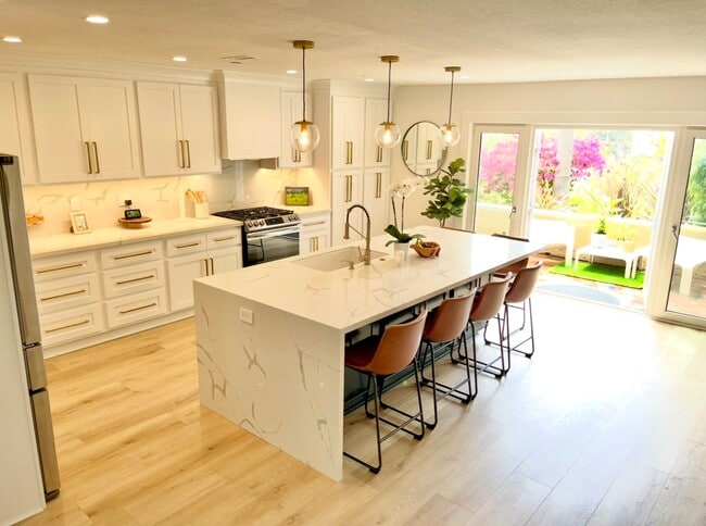 Building Photo - 34101 Via California