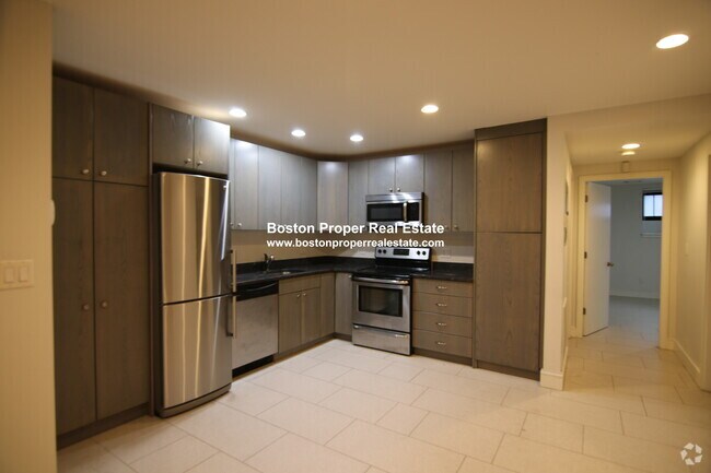 Building Photo - 557 Columbus Ave