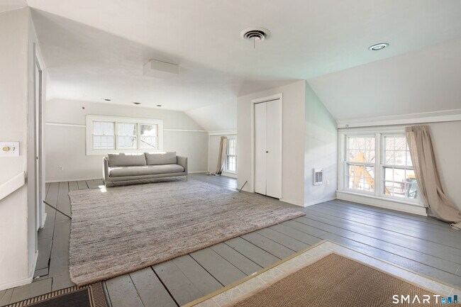 Foto del edificio - 7 Railroad St Annex