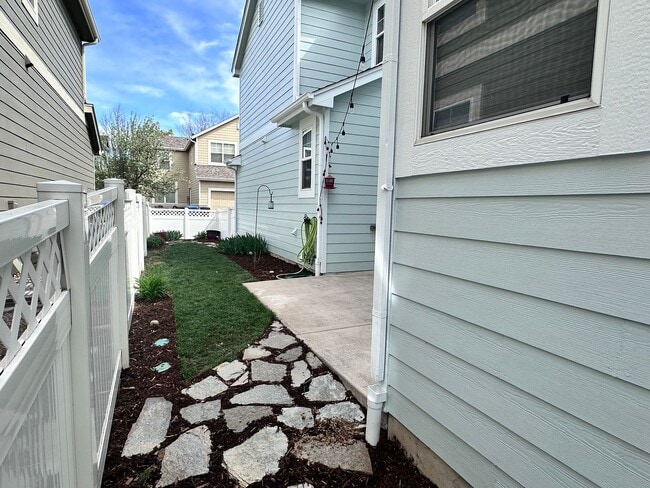 Building Photo - 3 Bedroom 2 1/2 Bath Home in Harvest Park