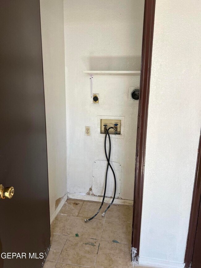 Foto del edificio - 861 Barandal Dr