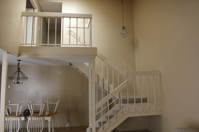 Foto del edificio - 3882 Radcliffe Ln