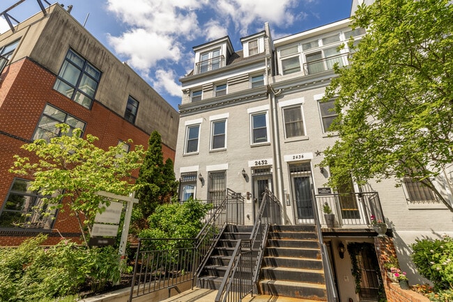 Building Photo - 2432 Ontario Rd NW