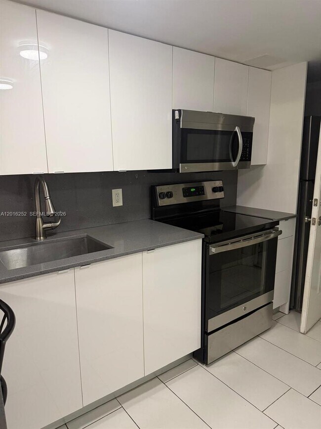 Foto del edificio - 450 SW 3rd St