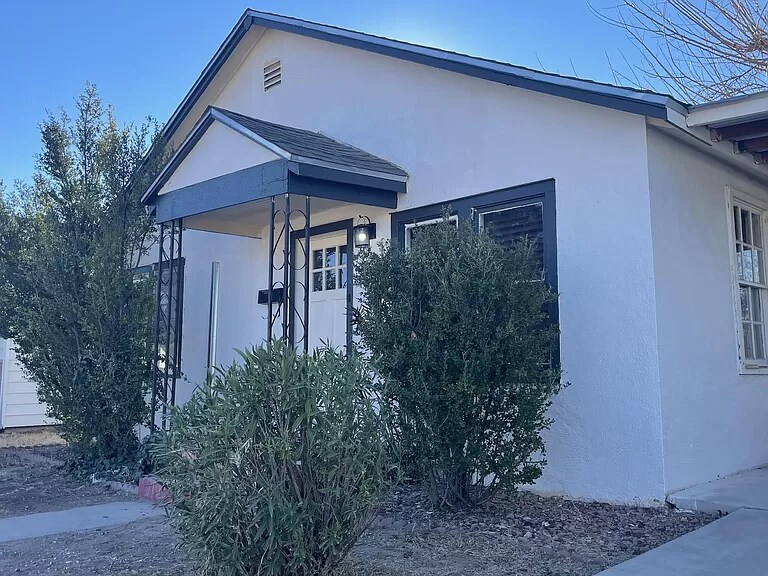 2307 Avenue B, Carlsbad, NM 88220 House Rental in Carlsbad, NM