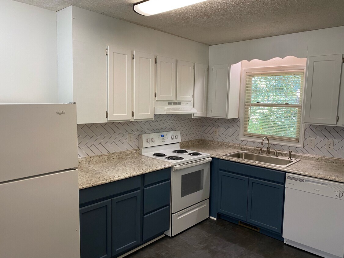 Foto principal - 1391 15th Ave NE