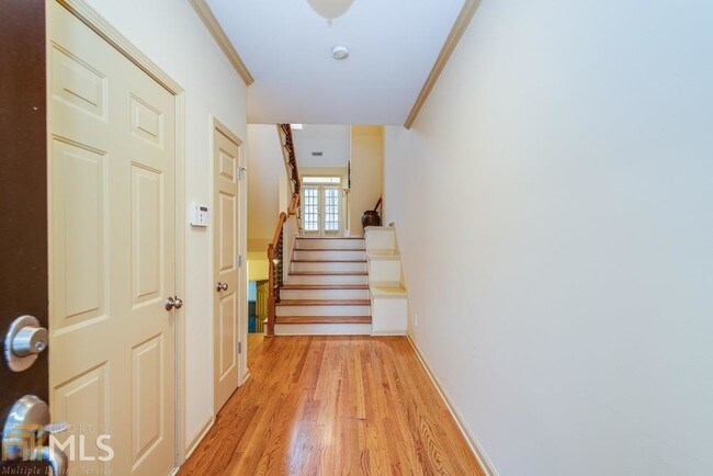 Building Photo - 6393 Queens Court Trace