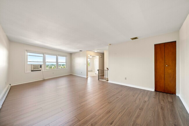 Foto del edificio - 1023 Morningside Ln