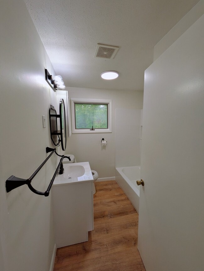 Bathroom - 1322 Westcott St