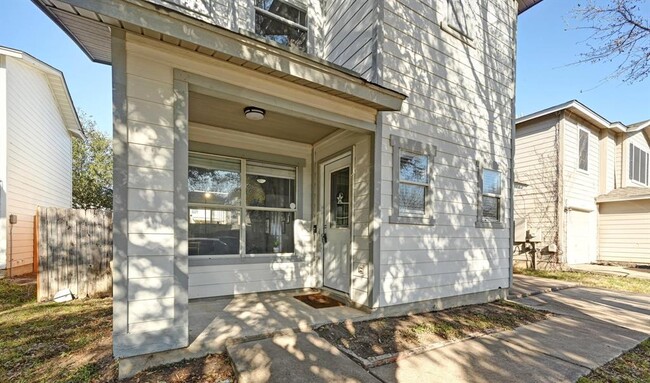 Building Photo - 13404 Coomes Dr